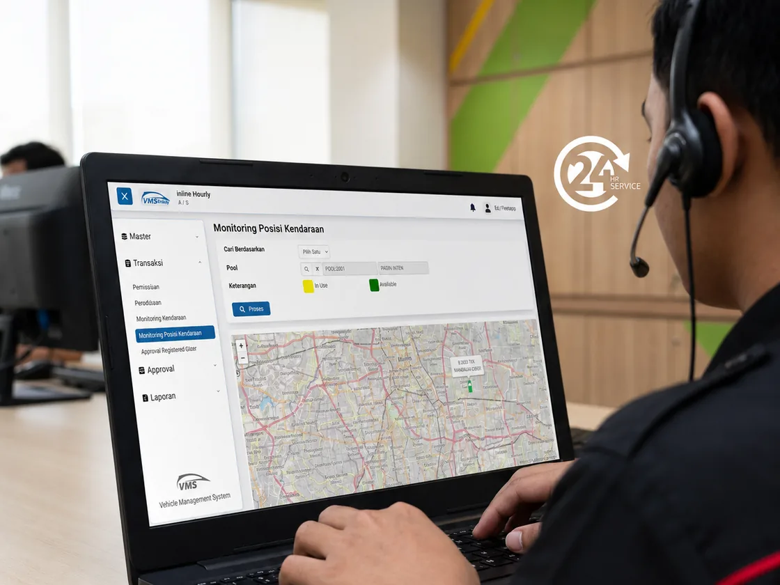 Petugas INDORENT memantau posisi kendaraan lewat aplikasi Vehicle Management System